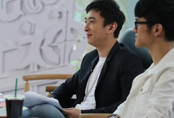 王思聰稱明星同款狗鏈子只值20元，這是在裝窮了