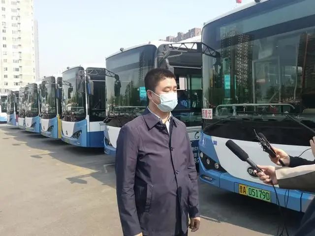 交警扮盲人帶導盲犬坐公交被拒 狗狗哭了 太原公交致歉：扣罰當值司機工資