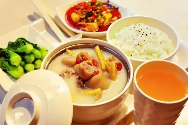 一個(gè)不雅之物，卻成了眾人深愛(ài)的美味，這樣的待遇也只有豬蹄了