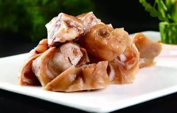 一個(gè)不雅之物，卻成了眾人深愛(ài)的美味，這樣的待遇也只有豬蹄了